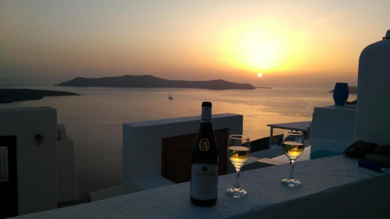 Akron Cliff Suite Fira  Exterior foto